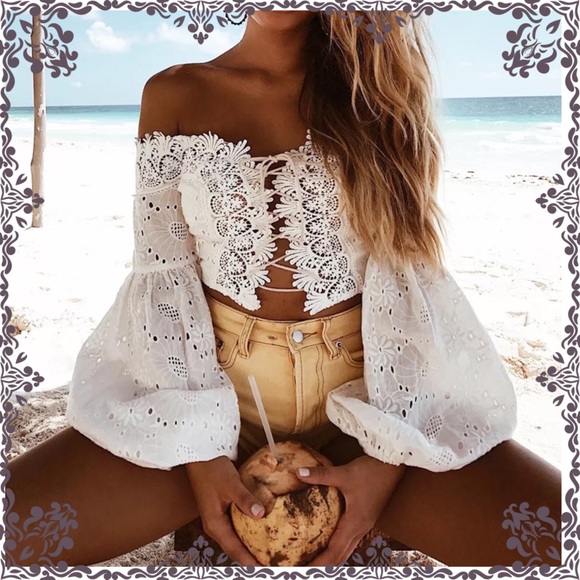 Tops - 💜Restocked gorgeous lace up crop top💜